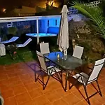 La Casa De Lucy & Karin Holiday home