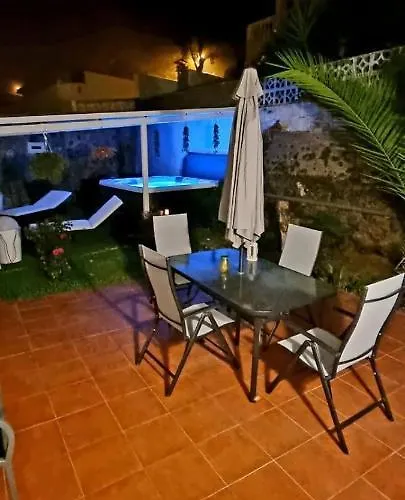 La Casa De Lucy & Karin Holiday home